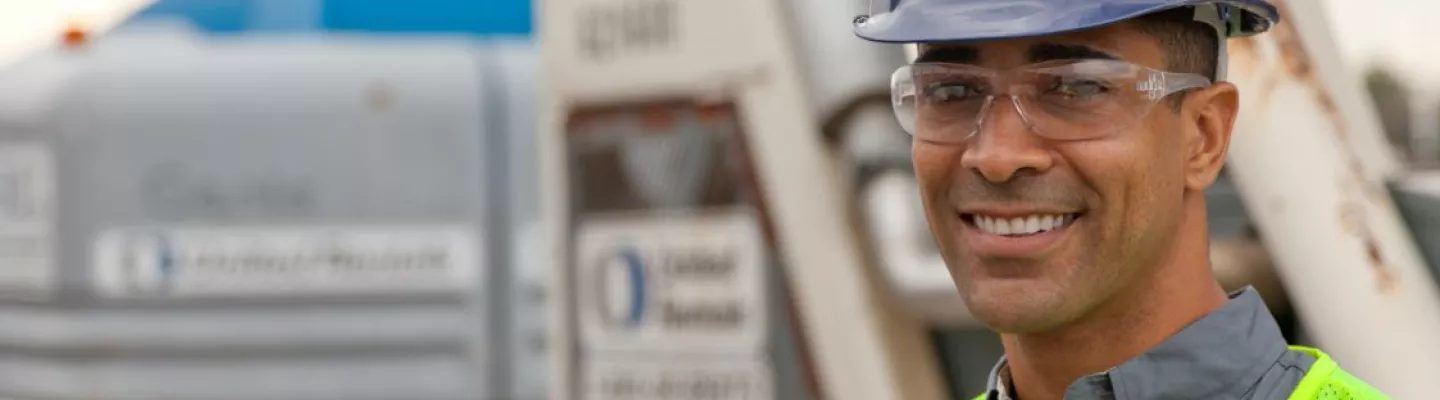 man in ppe on jobsite