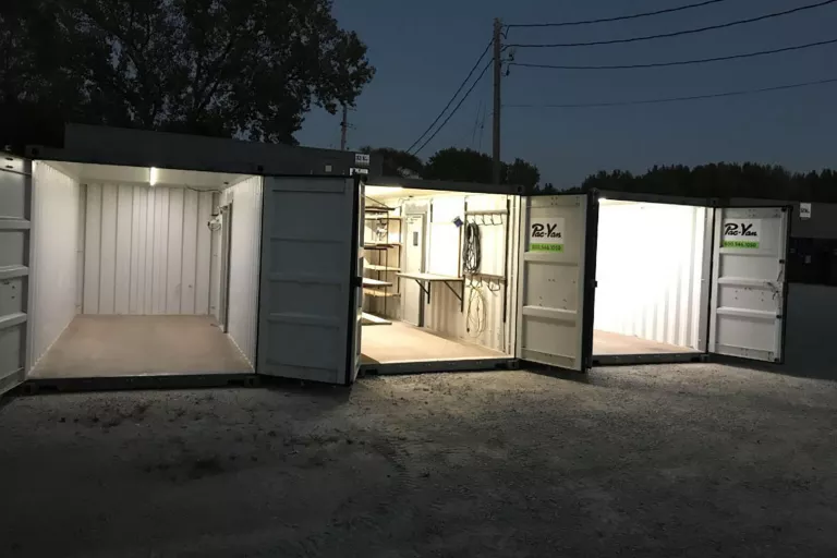 Solar-Container-Lineup