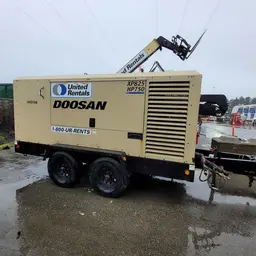 2017 Doosan XP825/HP750WCU Air Compressor