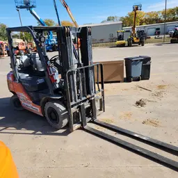 2018 Toyota 8FGU25 Warehouse Forklift
