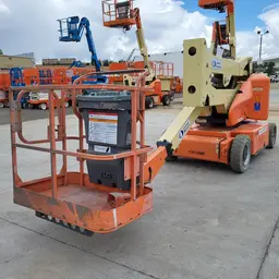 2013 JLG E400AN Articulating Boom Lift