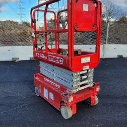 2017 MEC 1330SE Scissor Lift