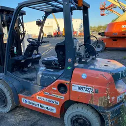 2019 Toyota 8FGU30 Warehouse Forklift