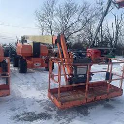 2013 JLG 800AJ Articulating Boom Lift