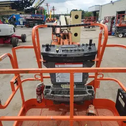 2013 JLG E450AJ Articulating Boom Lift
