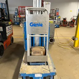2016 Genie GR-20 Self-Propelled One-Person Lift