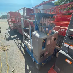2017 Genie GR-15 Self-Propelled One-Person Lift