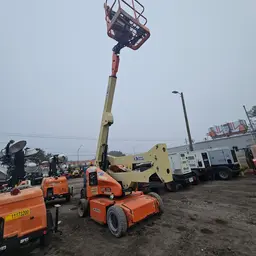2014 JLG E400AN Articulating Boom Lift
