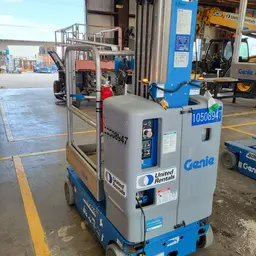 2016 Genie GR-20 Self-Propelled One-Person Lift