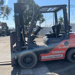 2018 Toyota 8FGU30 Warehouse Forklift