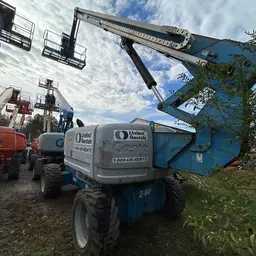 2013 Genie Z-80/60 Articulating Boom Lift