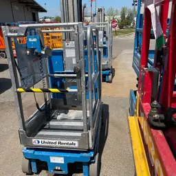 2017 Genie GR-20 Self-Propelled One-Person Lift