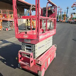 2018 MEC MICRO 19 Scissor Lift