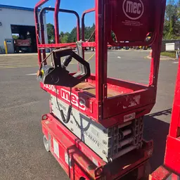 2017 MEC 1330SE Scissor Lift
