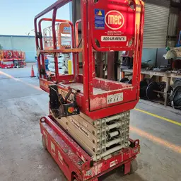 2018 MEC MICRO 19 Scissor Lift