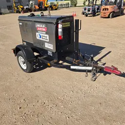 2021 Lincoln Electric VANTAGE 322 Welder