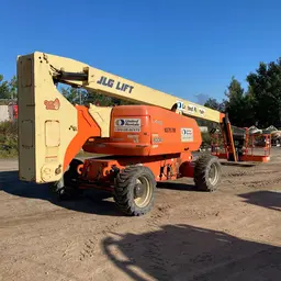 2015 JLG 800AJ Articulating Boom Lift