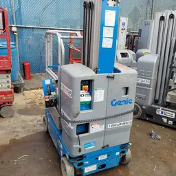 2016 Genie GR-20 Self-Propelled One-Person Lift