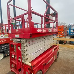 2017 MEC 4046SE Scissor Lift