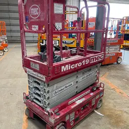 2018 MEC MICRO 19 Scissor Lift