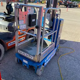 2018 Genie GR-20 Self-Propelled One-Person Lift