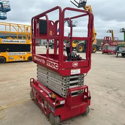 2018 MEC MICRO 19 Scissor Lift