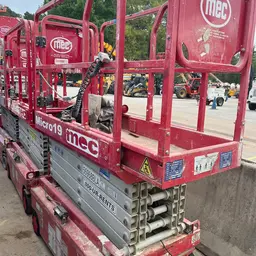 2018 MEC MICRO 19 Scissor Lift