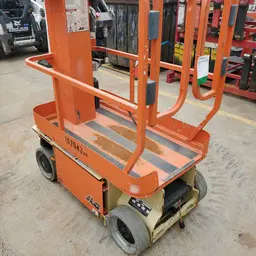 2016 JLG 1230ES Self-Propelled One-Person Lift