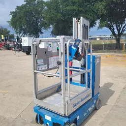 2016 Genie GR-20 Self-Propelled One-Person Lift