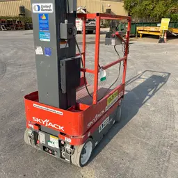 2017 Skyjack SJ16 Self-Propelled One-Person Lift