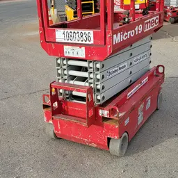 2018 MEC MICRO 19 Scissor Lift