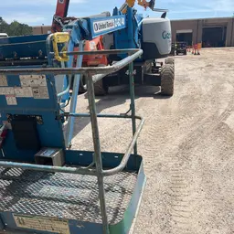 2015 Genie Z-62/40J Articulating Boom Lift