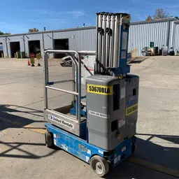 2017 Genie GR-20 Self-Propelled One-Person Lift