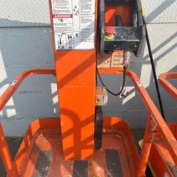 2014 JLG 1230ES Self-Propelled One-Person Lift