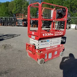 2017 MEC 1330SE Scissor Lift