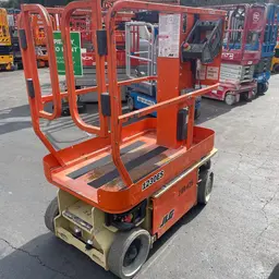 2018 JLG 1230ES Self-Propelled One-Person Lift