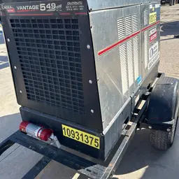 2019 Lincoln Electric VANTAGE 549 Welder