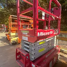 2018 MEC MICRO 19 Scissor Lift