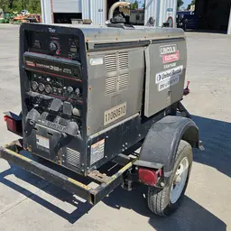 2020 Lincoln Electric VANTAGE 322 Welder