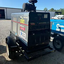 2019 Lincoln Electric VANTAGE 549 Welder