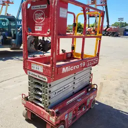 2018 MEC MICRO 19 Scissor Lift