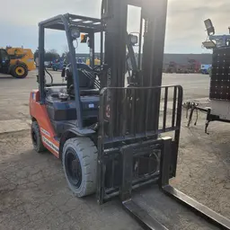 2018 Toyota 8FGU30 Warehouse Forklift