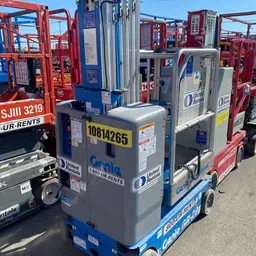 2018 Genie GR-20 Self-Propelled One-Person Lift