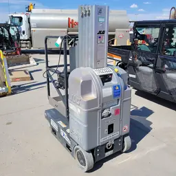 2017 JLG 20MVL Self-Propelled One-Person Lift