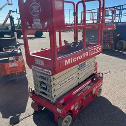 2018 MEC MICRO 19 Scissor Lift