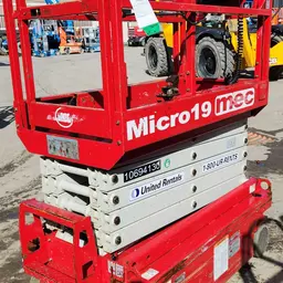 2017 MEC MICRO 19 Scissor Lift