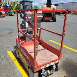 2016 Skyjack SJ12 Self-Propelled One-Person Lift