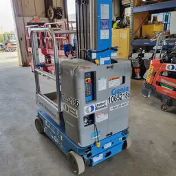 2017 Genie GR-20 Self-Propelled One-Person Lift