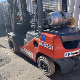 2018 Toyota 8FGU25 Warehouse Forklift