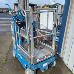 2016 Genie GR-20 Self-Propelled One-Person Lift